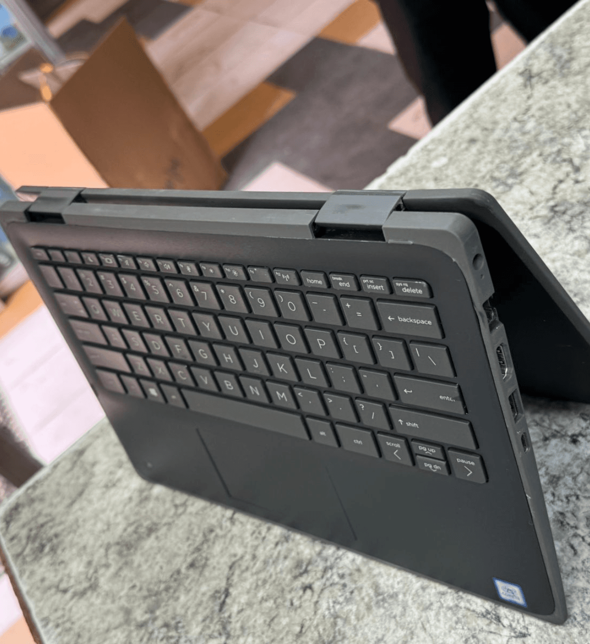 Hp Probook  11 G6 core i3 8/256 8th gen  x360