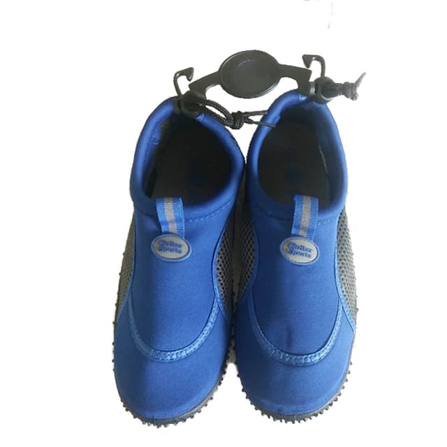 coral-beach-shoes-with-hanging-clip-20-9cm-striker-sports