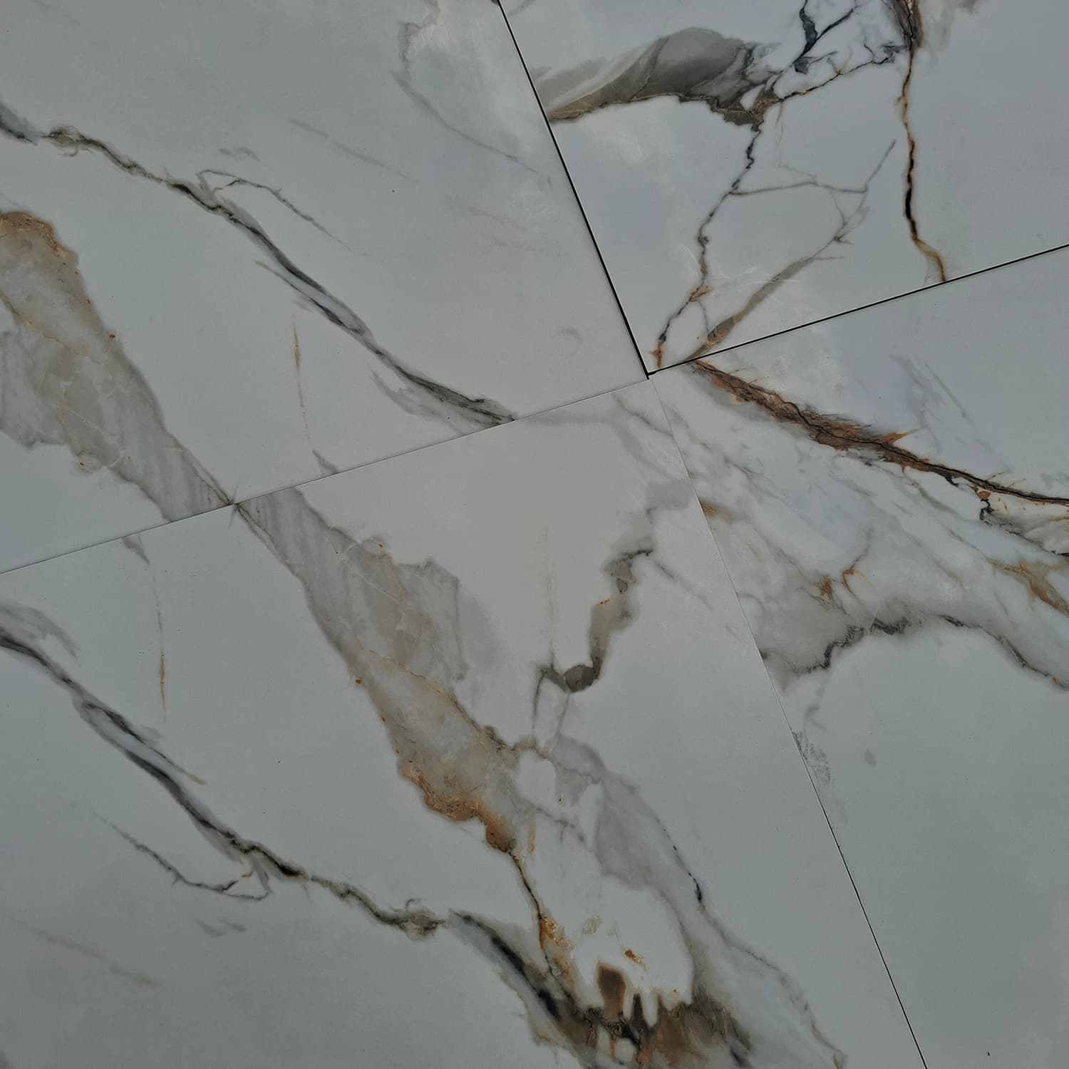 Aurum Blend White Marble Look Shiny Porcelain Floor Tile - 600 x 600mm Thumbnail 4
